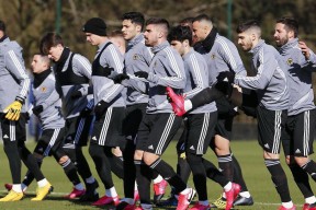 米乐官方网站-球队备战劲旅比赛，主帅集训现况解析