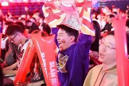 米乐娱乐-包含空中战舞，一场高潮迭起的比赛精彩纷呈的词条