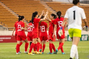 米乐娱乐-关于中国女足备战蓄势待发，教练组高效治军的信息