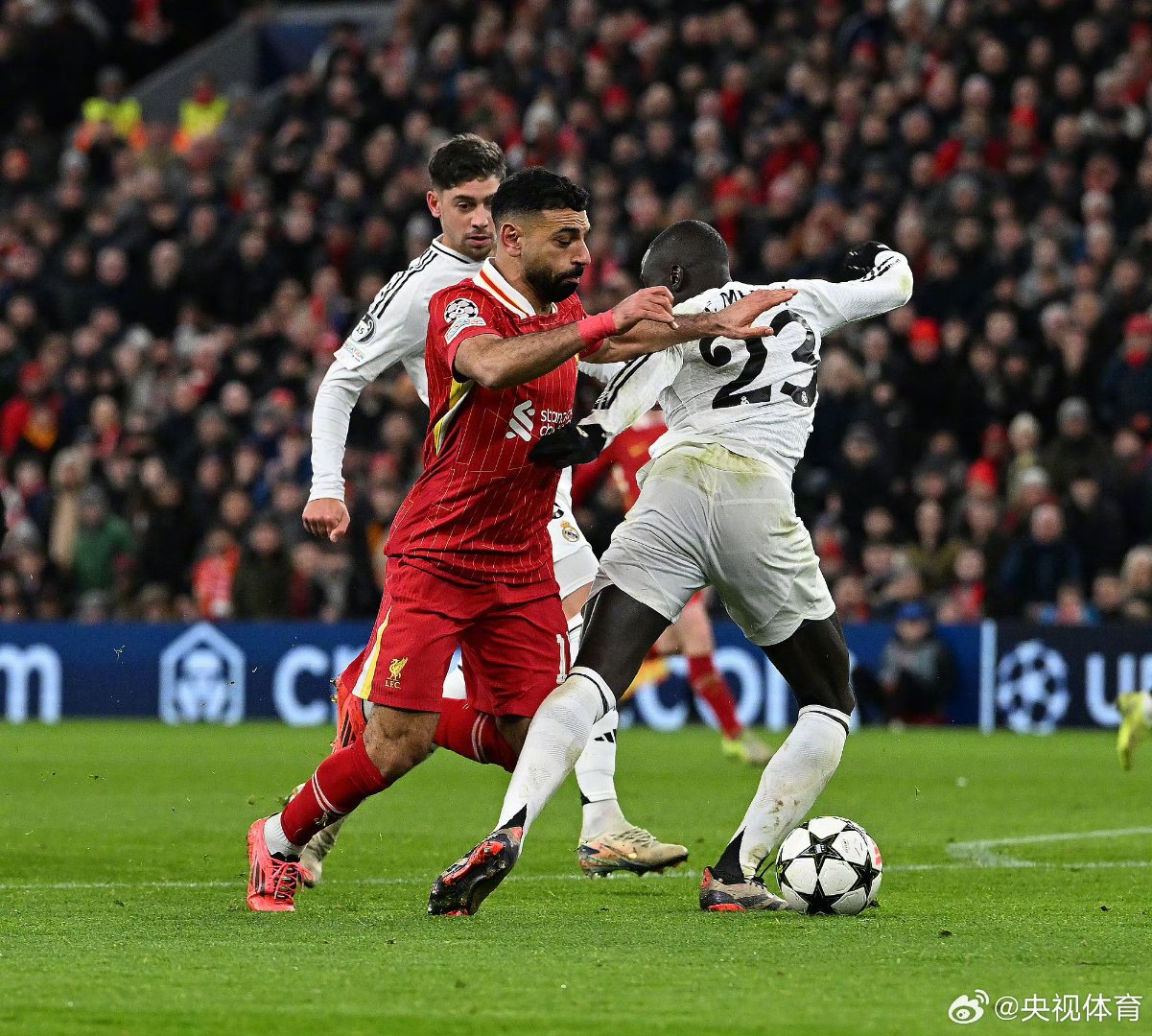 利物浦主场战胜曼联,豪取三分积分领先 利物浦主场战胜曼联,豪取三分积分领先