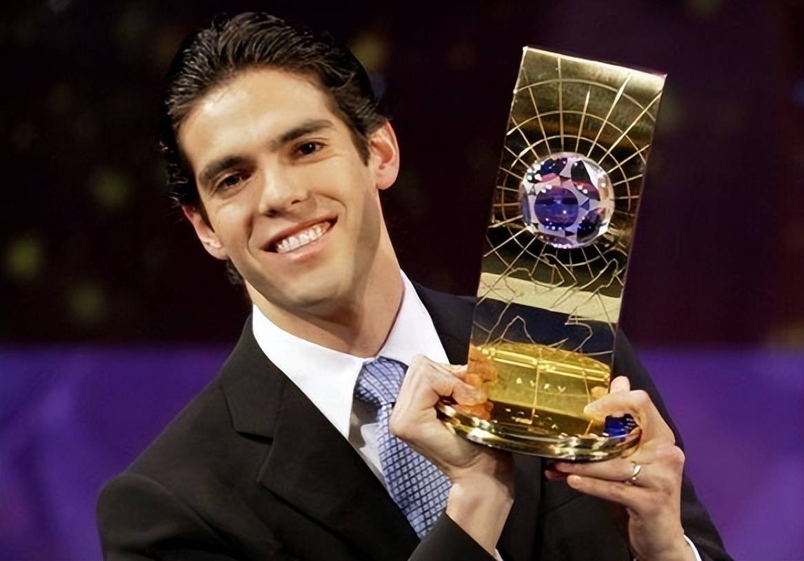 巴西球星再度折返欧洲，加盟法国豪门(巴西国家足球队一手好牌却被主教练给害了)