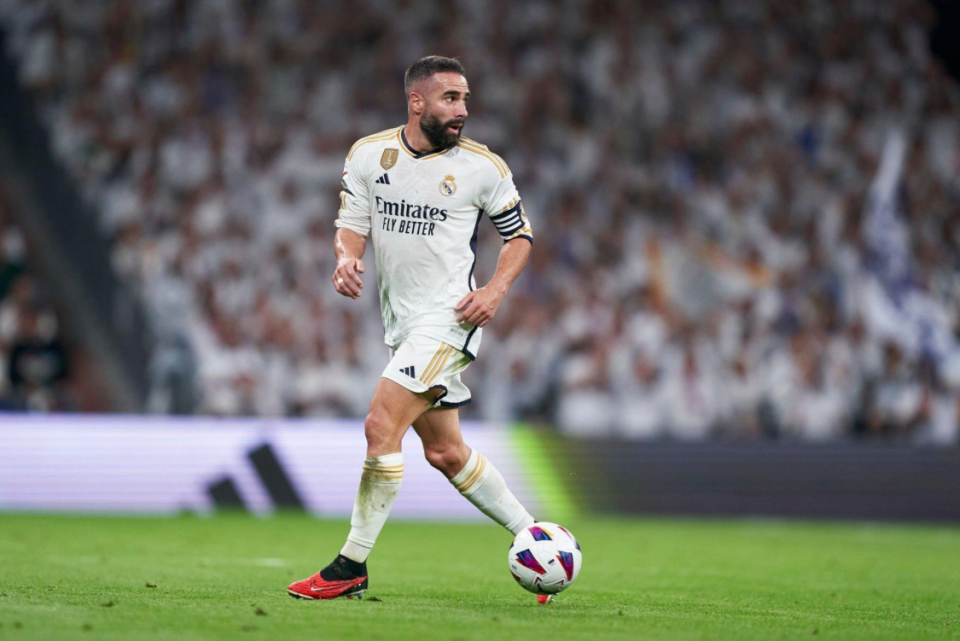 巴西球星再度折返欧洲，加盟法国豪门(巴西国家足球队一手好牌却被主教练给害了)