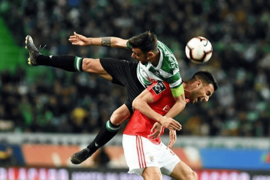 包含博洛尼亚客场逆转帕尔马，取得关键胜利的词条